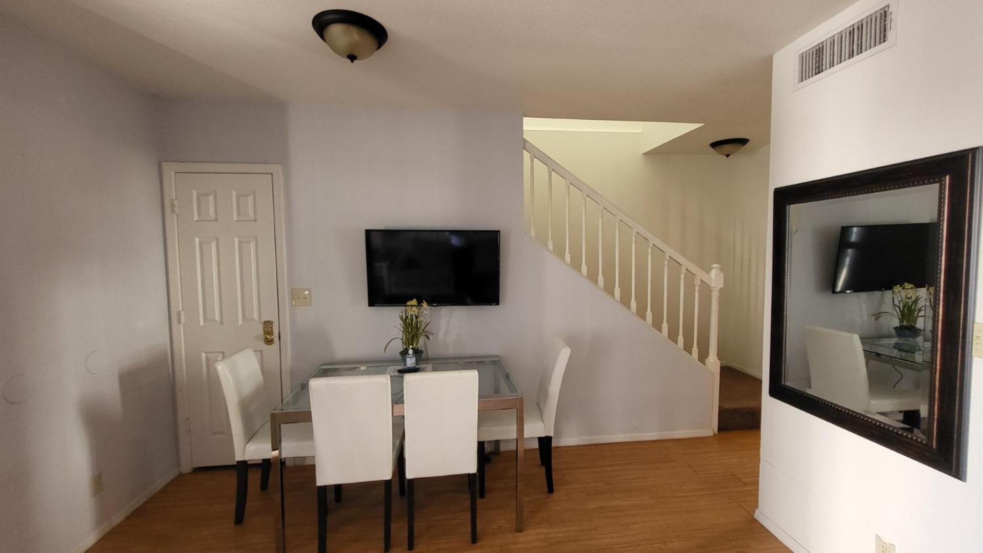 U5 - Welcoming 2-Story 2 Bedroom & 2 Ba In Dt Phx With Pkg Phoenix Exterior photo